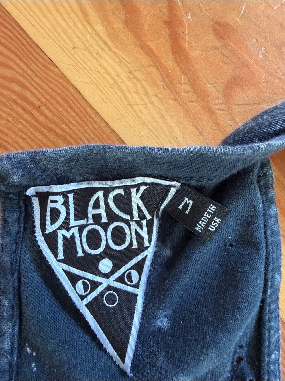 Black Moon Sleeveless Lotus Print Open Back Top Medium - Picture 5 of 5